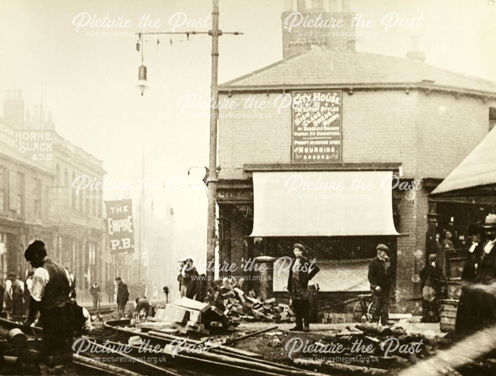 Laying the Electric Tramway, Cavendish Street 1904