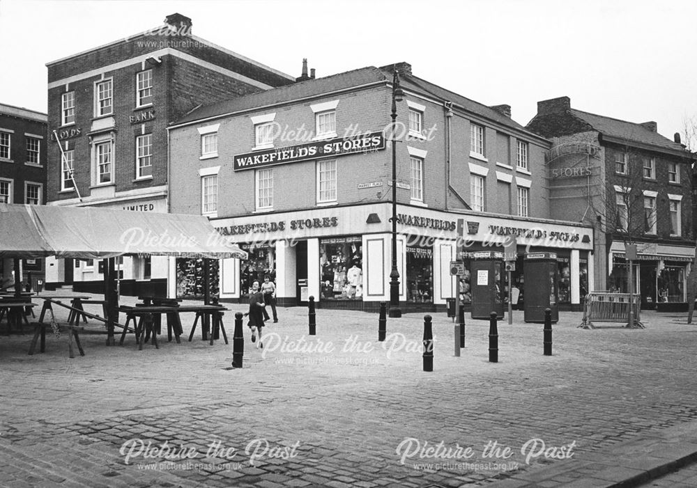 Market Place/Central Pavement