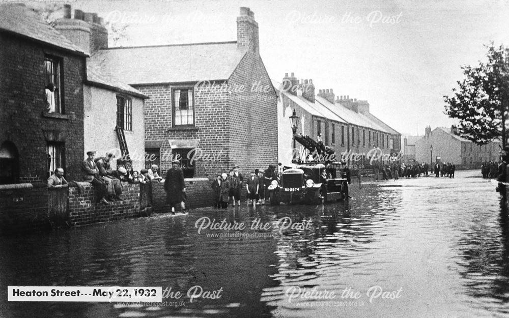 Floods in Heaton Street, May 22, 1932
