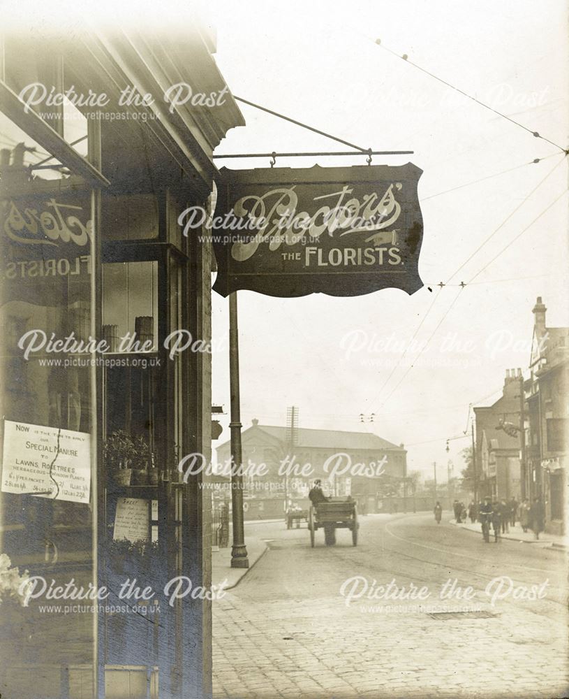 A view of the corner of Low Pavement and the top of Park Road, looking towards West bars, c 1923