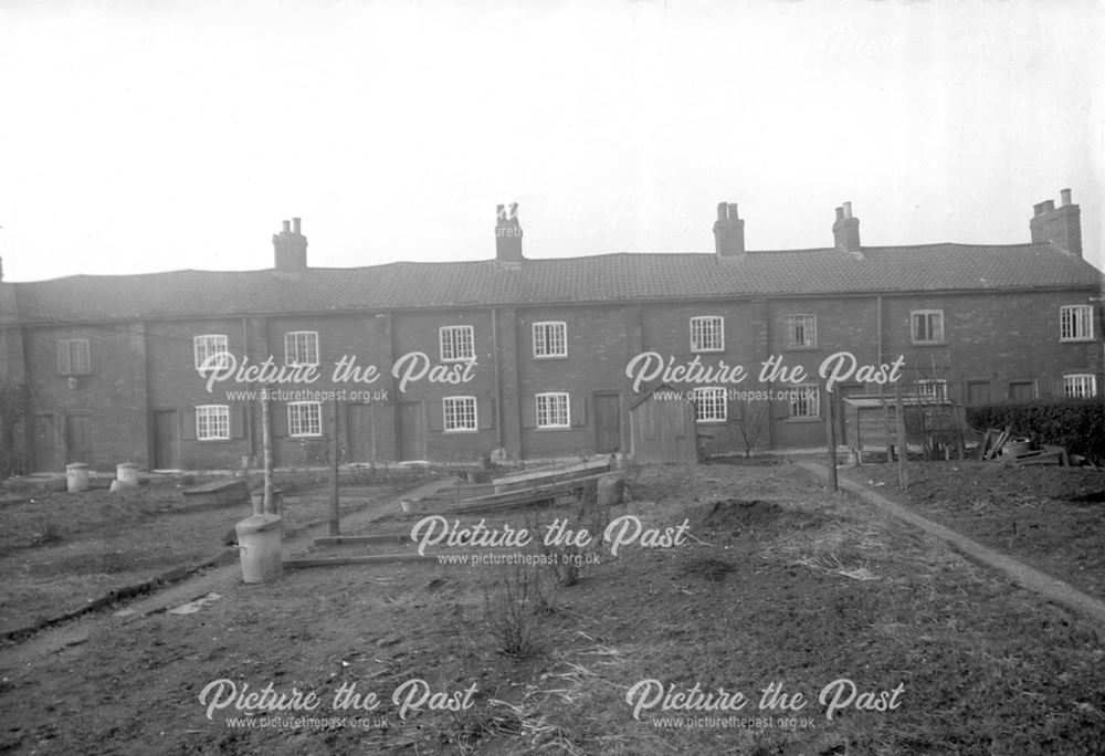 The fronts of houses on Westpool Place, near to Spencer Street.