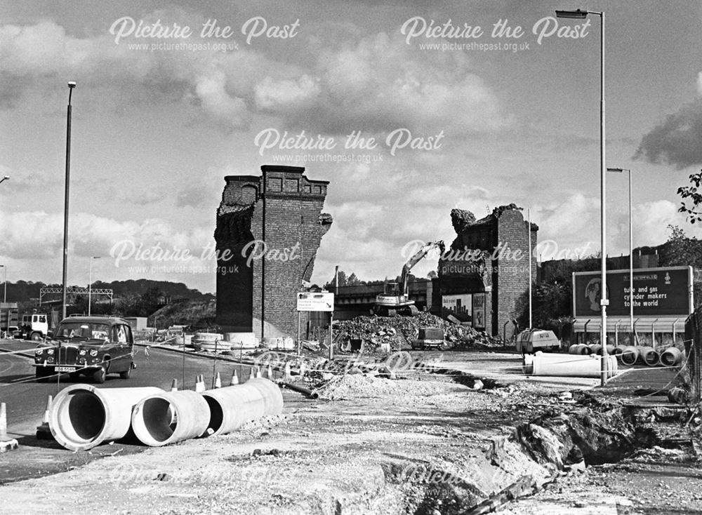 Demolition of Horns Bridge, 1984