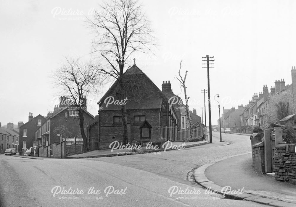 Valley Road at its junction with Hartington Road