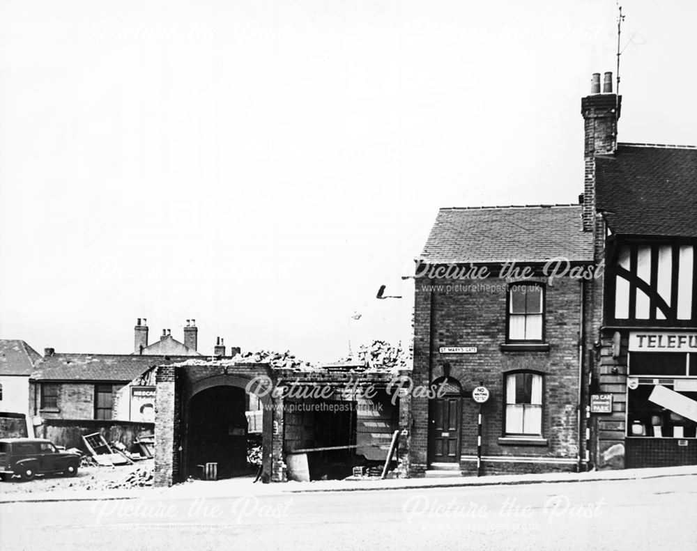 Demolition of No. 43, St. Mary's Gate, Chesterfield, 1958