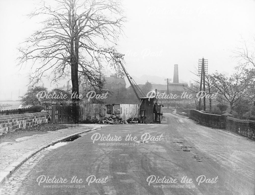 Widening bridge over River Rother, Brimington Road, Chesterfield, c 1930