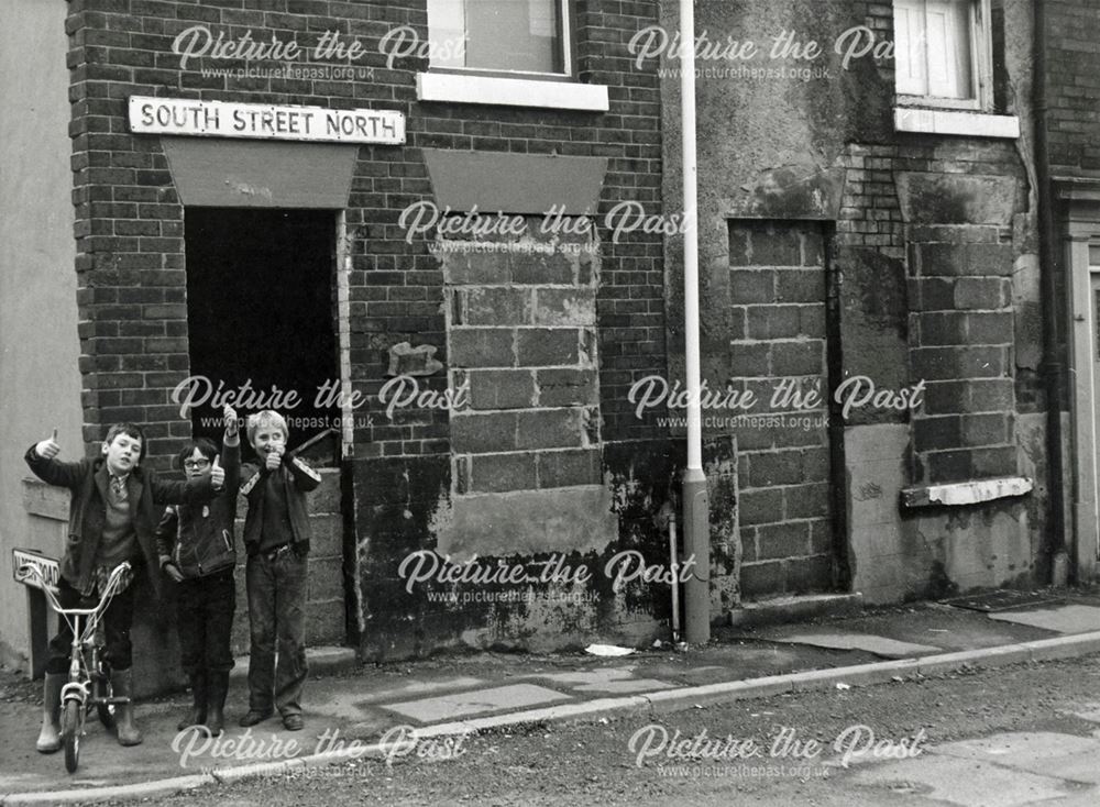 Boys on South Street North, New Whittington, Chesterfield, 1983