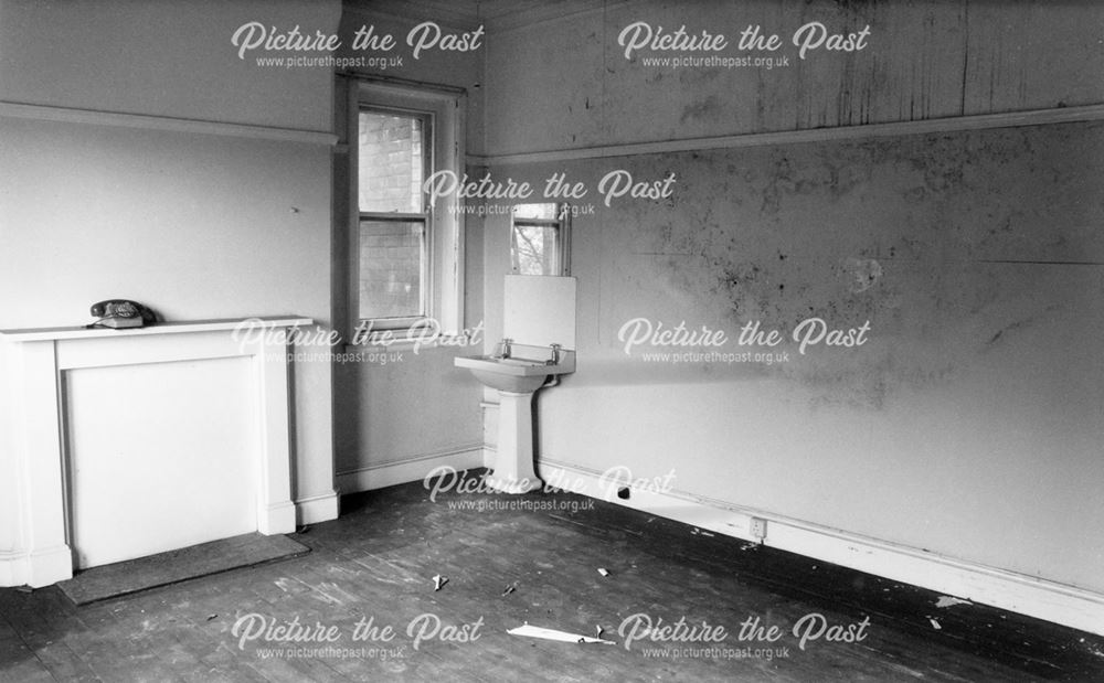 Interior of The Vicarage, Church Lane, Chesterfield, 1984