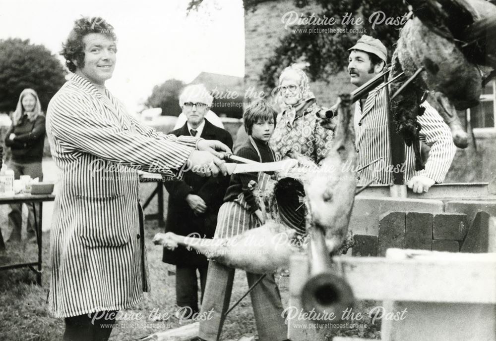 Jeff Siddall Cooking a Sheep, Eckington, c 1990