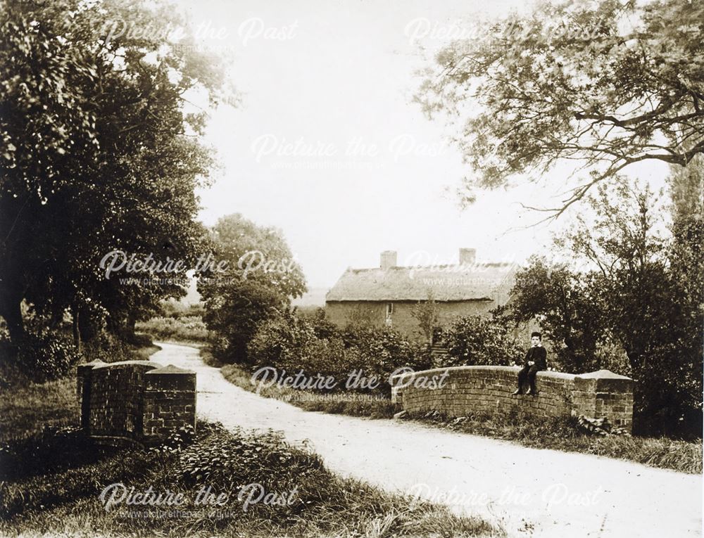 Bridge over Stanley Brook and Baldock Mill Cottages, Cat and Fiddle Lane, Kirk Hallam, c 1900s