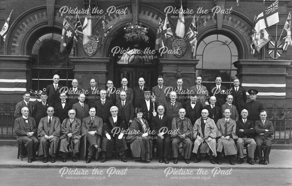 Ilkeston Borough Council, Members and Officials, Ilkeston, 1935
