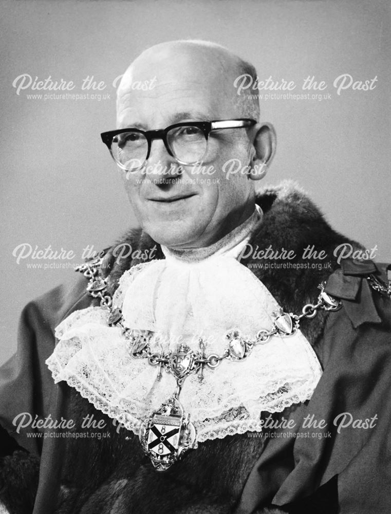 Mayor Leslie Chambers, Ilkeston, 1960-61