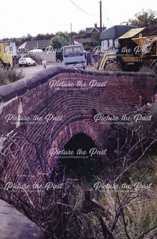 Bridge over the Nottingham Canal at Glasshouse Yard, Awsworth, 1990