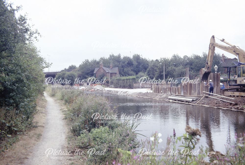 Bank repairs on the Erewash Canal, Lock Lane, Sandiacre, 1990