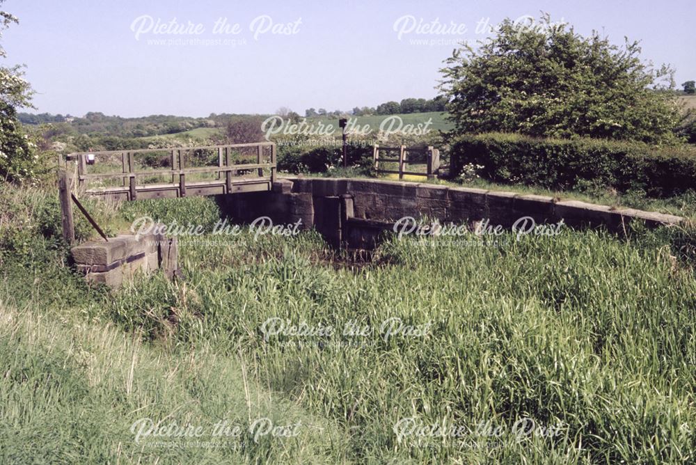 Footbridge and stop lock on the Nottingham Canal, Cossall, 1992