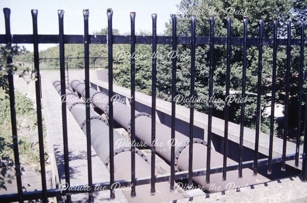 Pipe bridge carrying Nottingham Canal over Coronation Road, Cossall, 1995