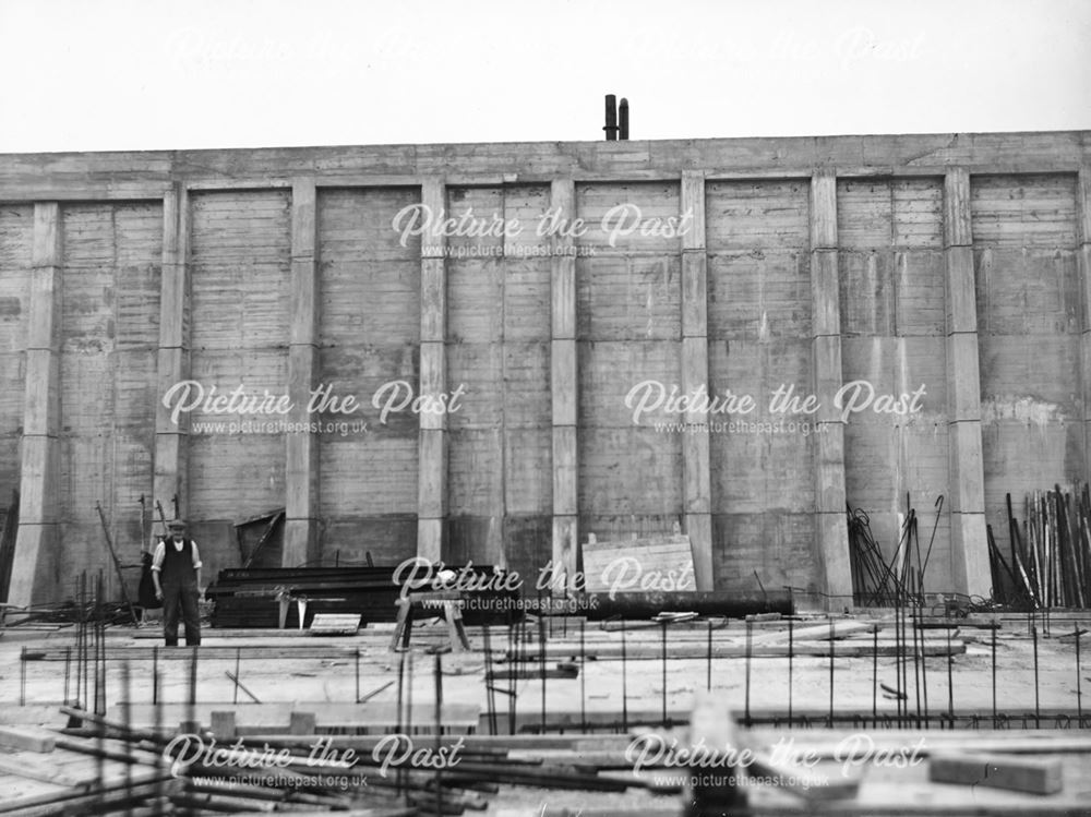 Construction of Croft Yard Reservoir, New Lawn Road, Ilkeston, 1948 ?