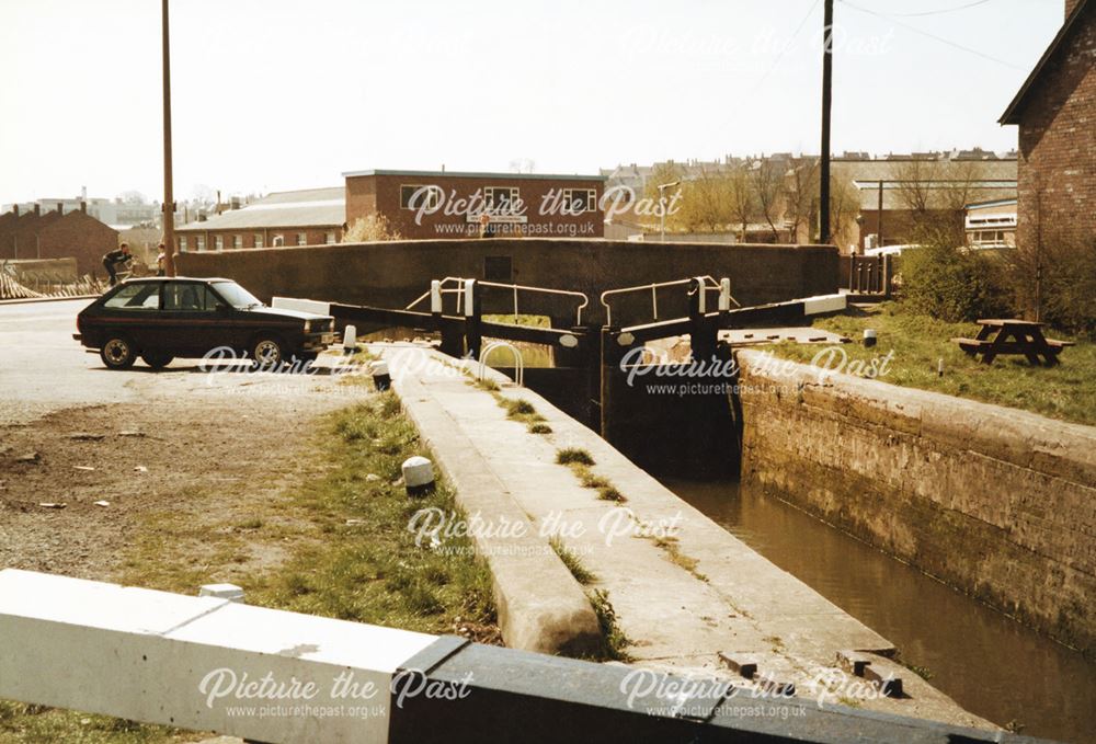 Gallows Inn Lock, Erewash Canal, Ilkeston, 1984