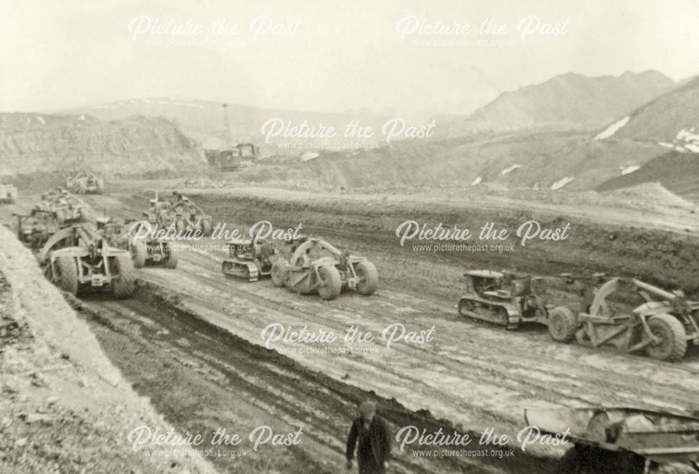 Scrapers stripping overburden, Shipley Hall opencast coal site, winter 1947-48