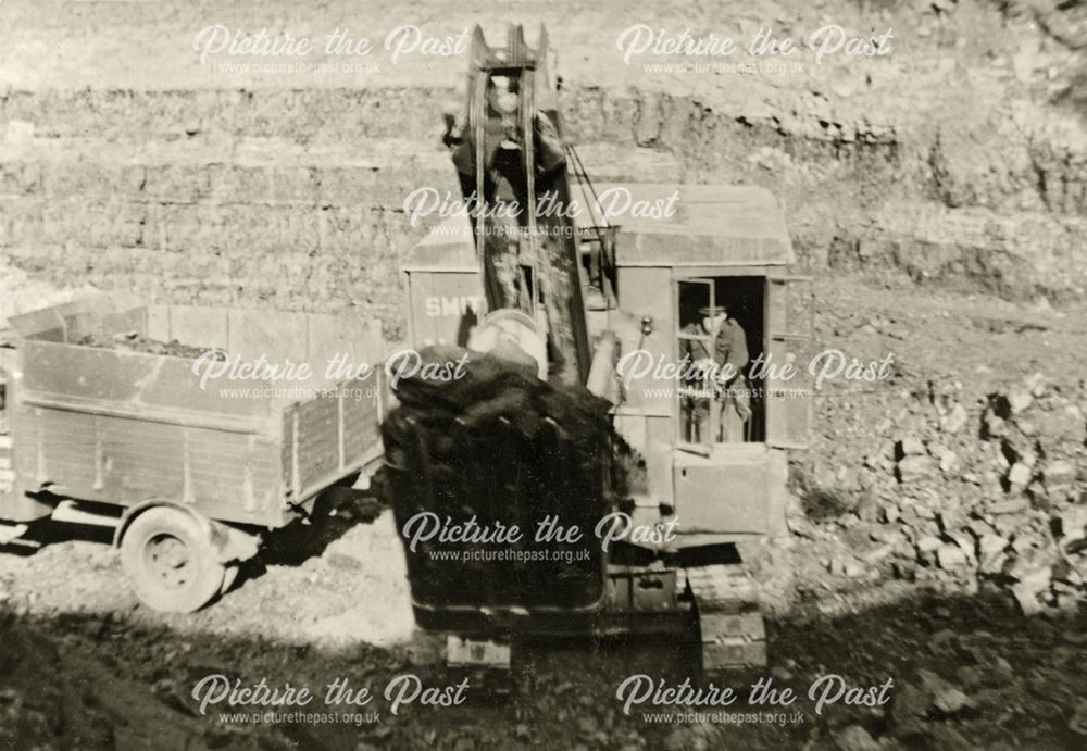 Smith excavator loading coal, Shipley Hall opencast coal site, winter 1947-48