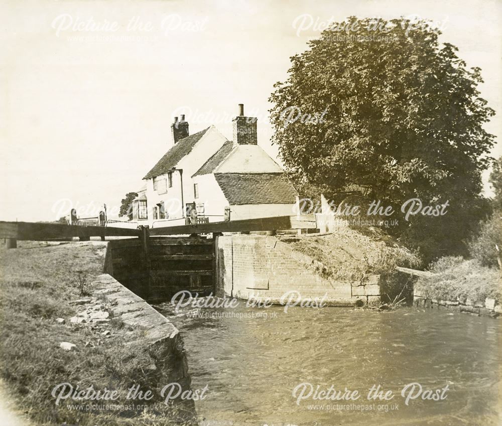 Shardlow Lock and Lock Keepers Cottage, c 1900s