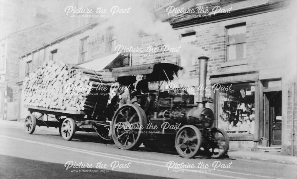 Tiger Tractor in Norfolk Street, Glossop, c 1905