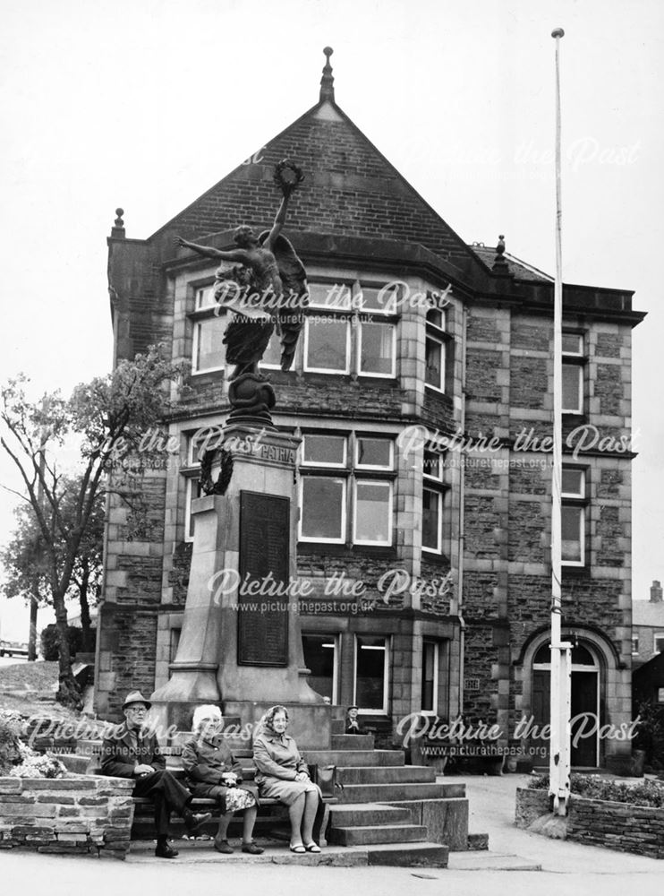 Hadfield Library and War Memorial, Hadfield, 1976