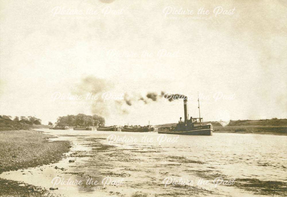 The Steamer tugboat 'Allan A Dale' pulling 4 barges on the River Trent