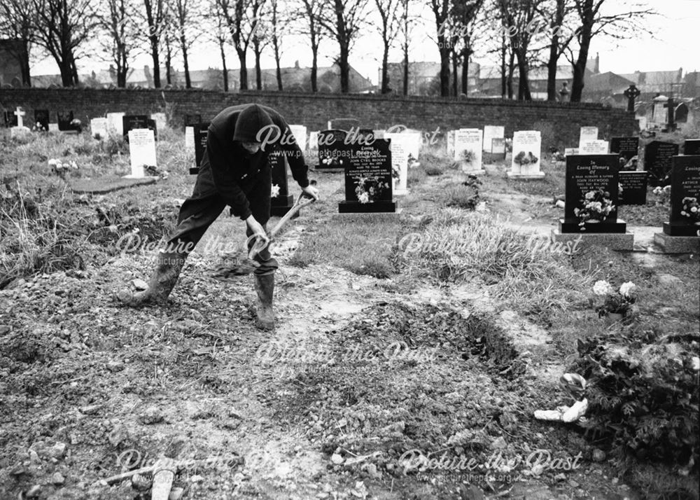 Grave digger, Ray, in the South Normanton graveyard