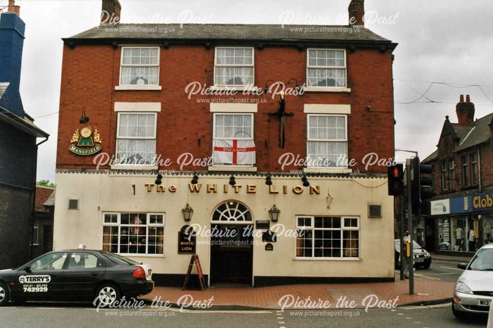 The White Lion, High Street, Ripley, 2004