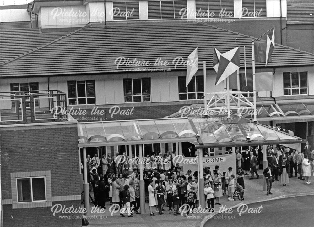 Crowd awaiting opening of children's hospital, Derby