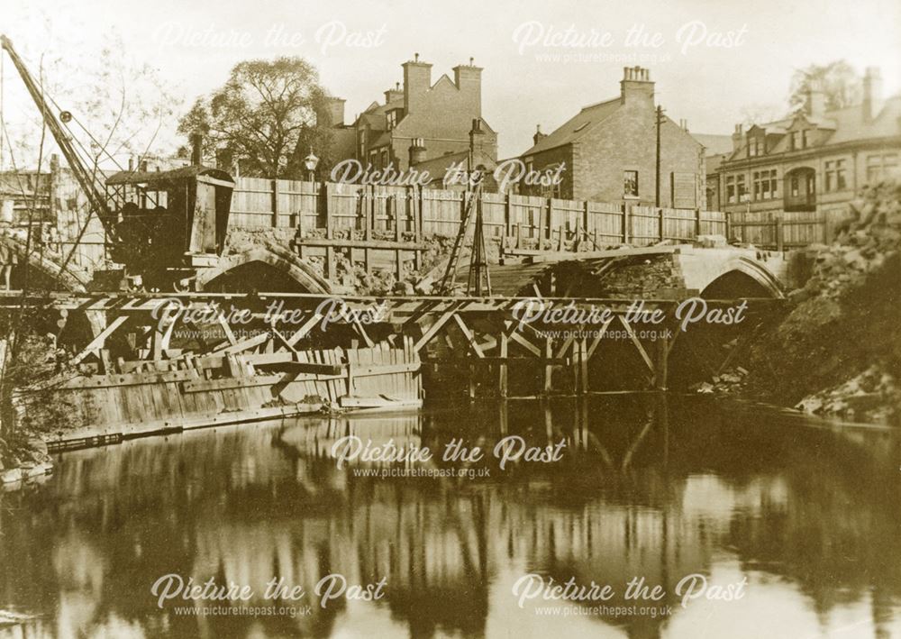 Matlock Bridge under repair, c 1903-04