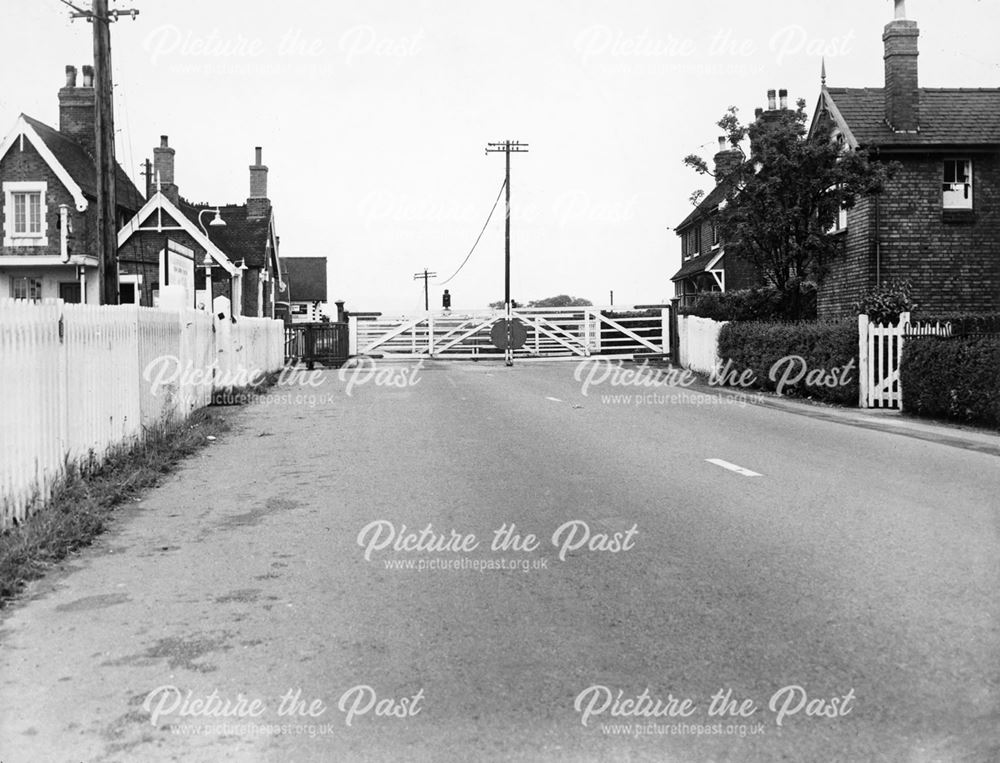 Railway Crossing, Railway Station, Sudbury, 1960s?