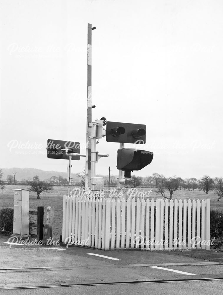 Spath level crossing near Uttoxeter in Staffordshire, February 1961.