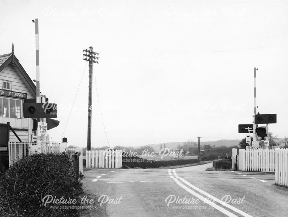 Spath level crossing near Uttoxeter in Staffordshire, 1961.