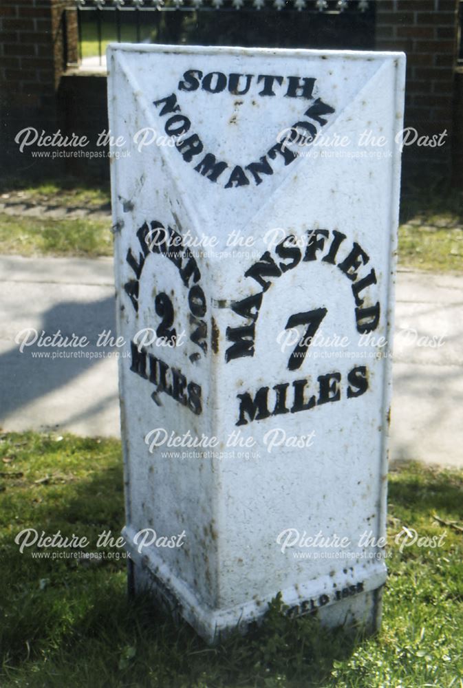 Turnpike Mile Post, South Normanton, 2007
