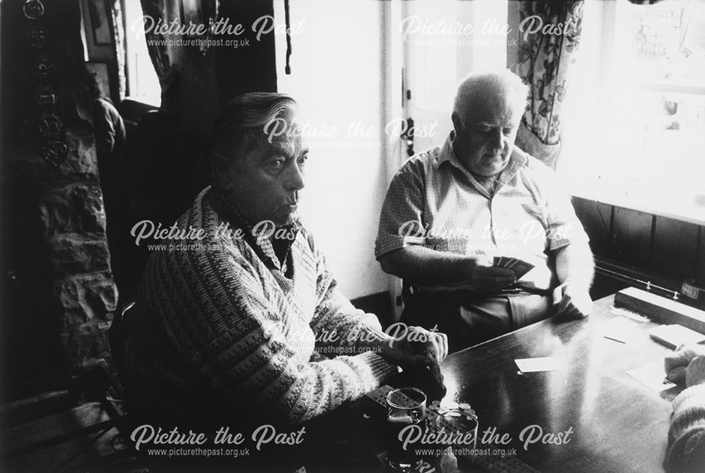 John Harris and Ian Haigh playing cribbage in the Miners