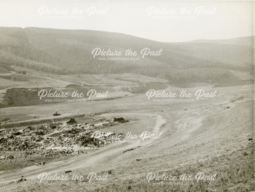 Derwent Dams, Ladybower reservoir and Crook Hill, Bamford, Derbyshire, 1959