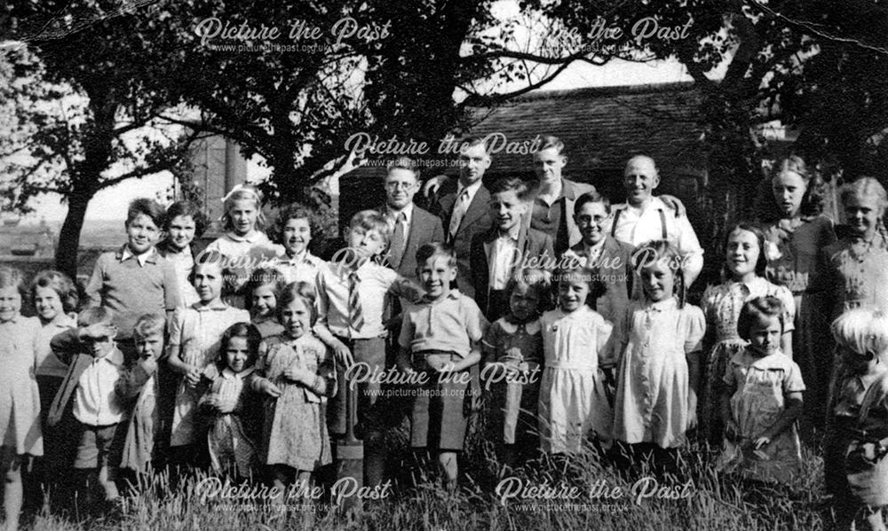 Group outside the Methodist Chapel, Heath Road, Holmewood, c 1949