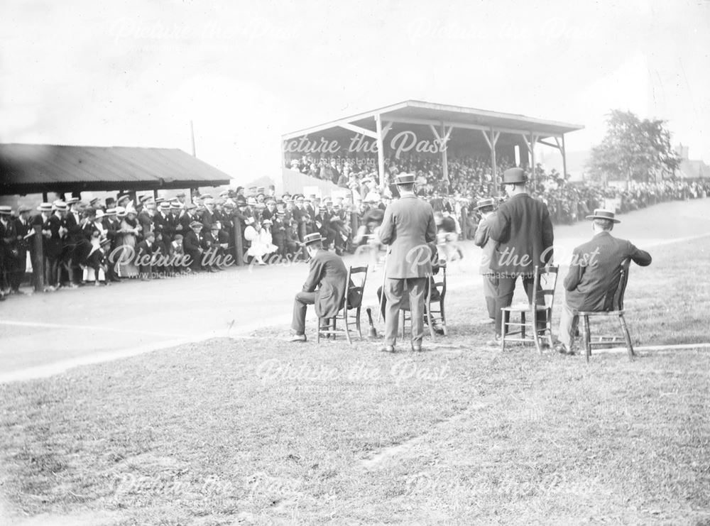 Cycle Race at the Manor Ground, Ilkeston, c 1910 ?