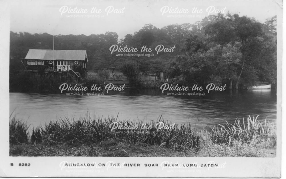 Bungalow on River Soar near Ratcliffe-on-Soar, c 1910s-1920s