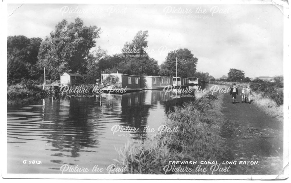 Houseboats on Erewash Canal, nr. Long Eaton, c 1930s