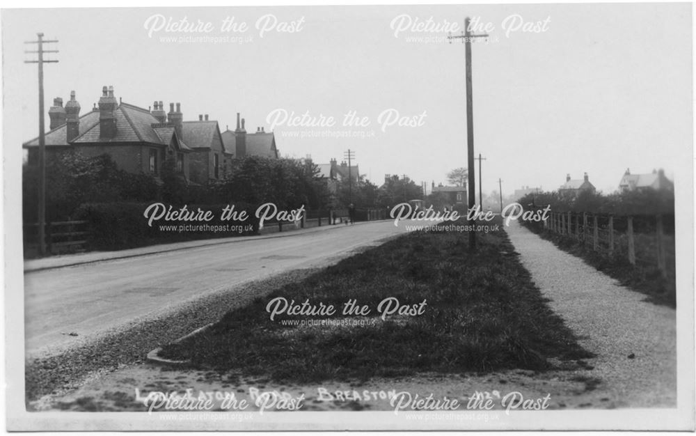 Wilsthorpe Road facing west (to Derby) with Maxwell Street going off to the left