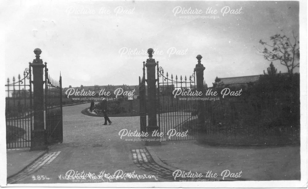 Victoria Park Gates, Ilkeston