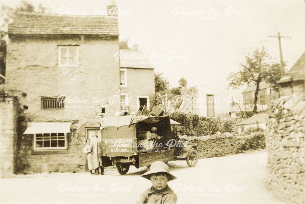 Taylor's Fruiterer's Van at Calver