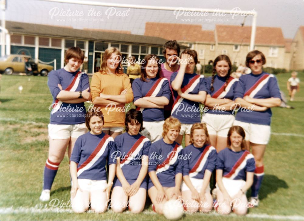 Holmewood Ladies Football Team