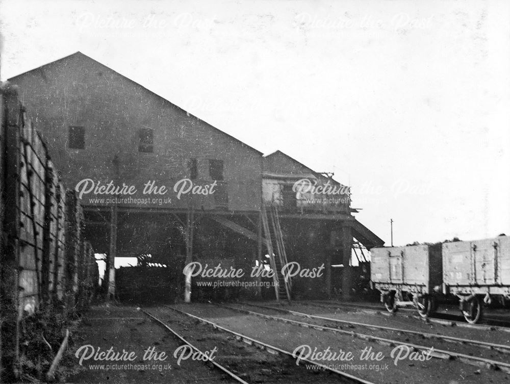 'The Modernisation of Williamthorpe Colliery 1938-40' - old screens and loading sheds, before improv