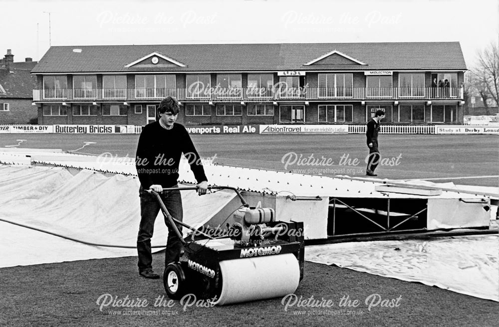 Derbyshire County Cricket Ground, New Motomop in action