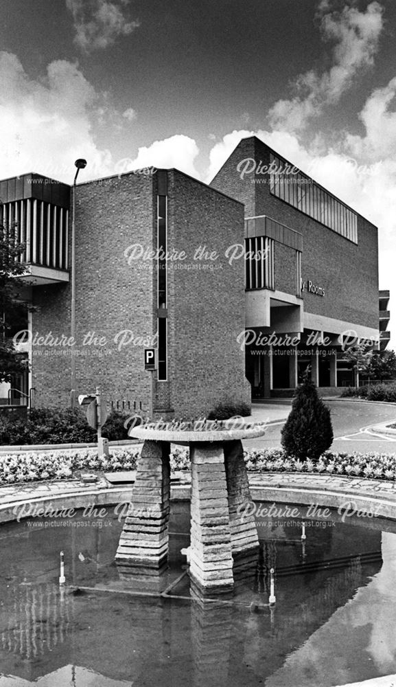 Fountain on Corporation Street traffic island