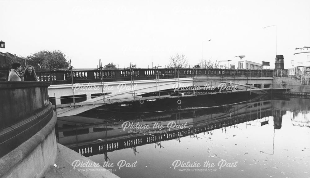 Exeter Bridge under repair