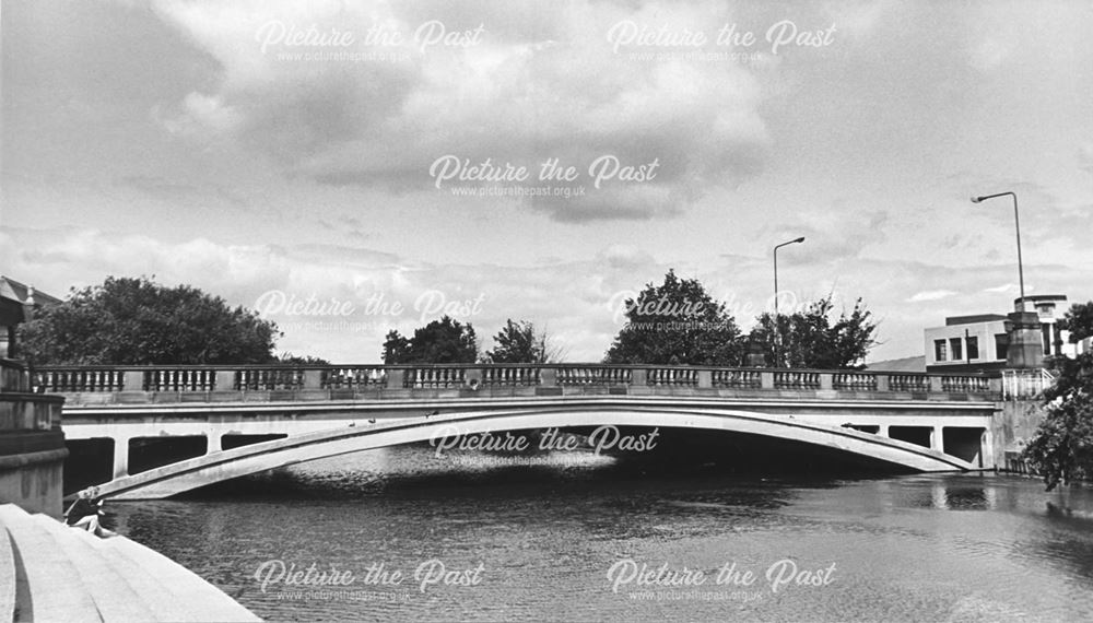 Exeter Bridge under repair